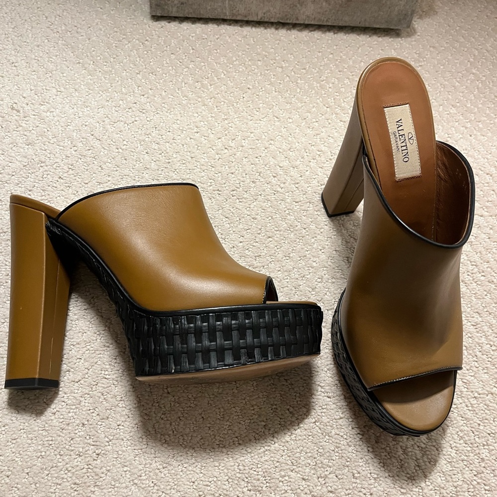 VALENTINO GARAVANI
Woven Platform Mule Pump, Black/light Ivory In Black Leather